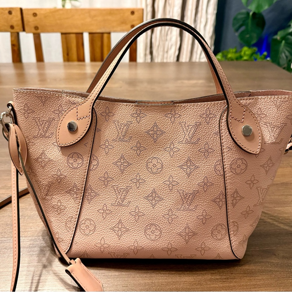 Louis Vuitton Hina PM Handbag Mahina Magnolia